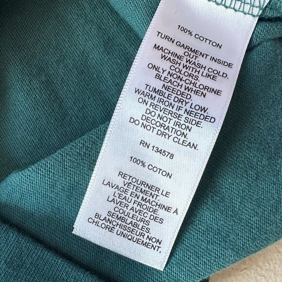 Vineyard Vines Merry Christmas Santa Whale Logo Pocket T-Shirt Mens Medium - Picture 6 of 6